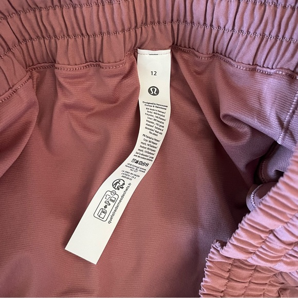 Lululemon Hotty Hot High Rise Lined Short 2.5” 12  Red Clay NWT - Picture 10 of 10